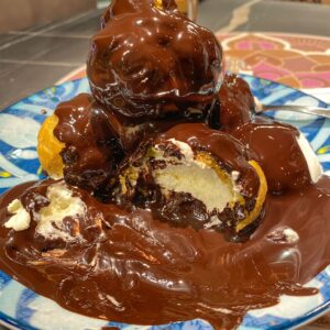 Profitteroles colato